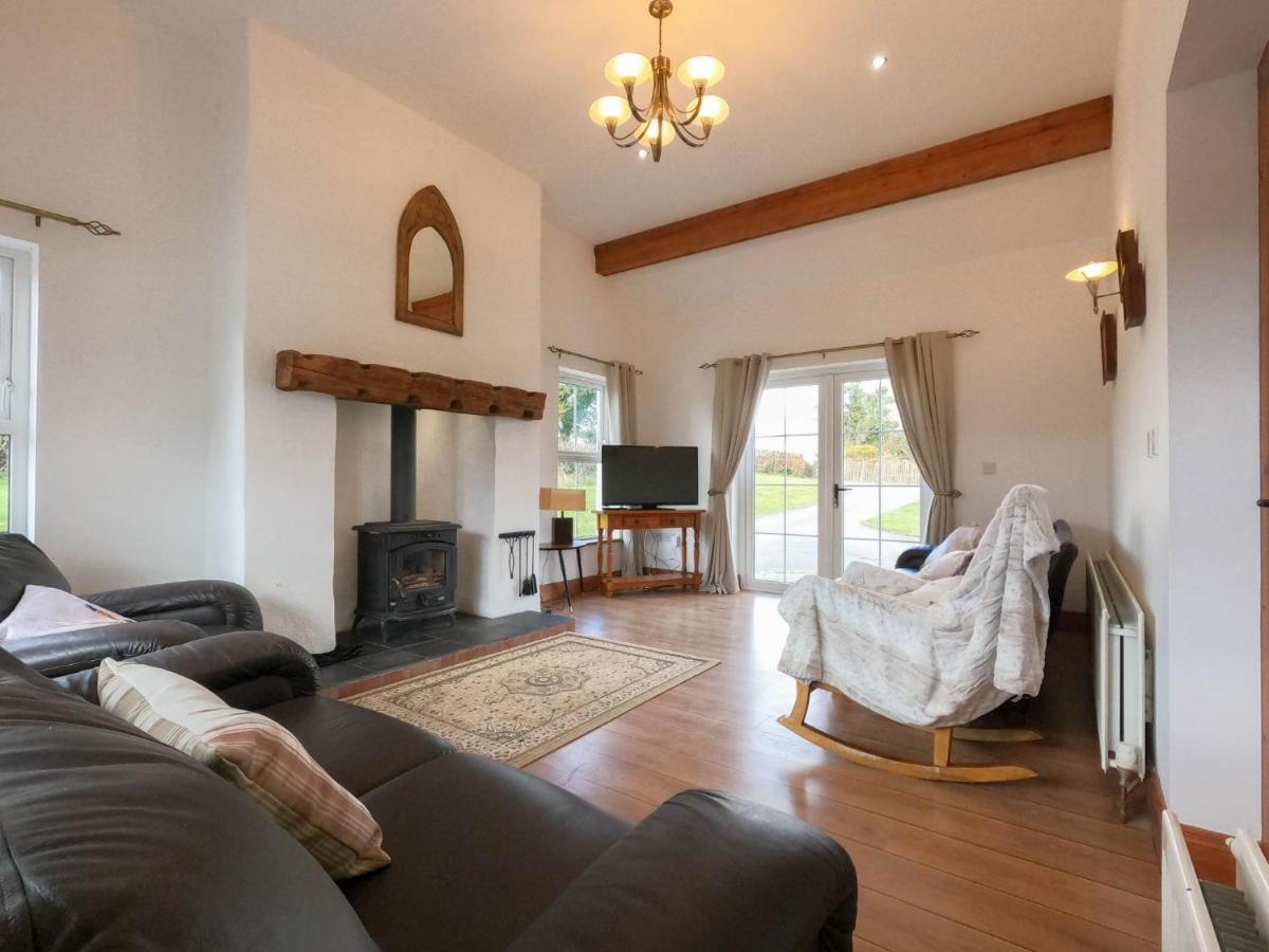 The Heights & Hollows Farmhouse, Saul, Downpatrick, Sleeps 14 Buitenkant foto