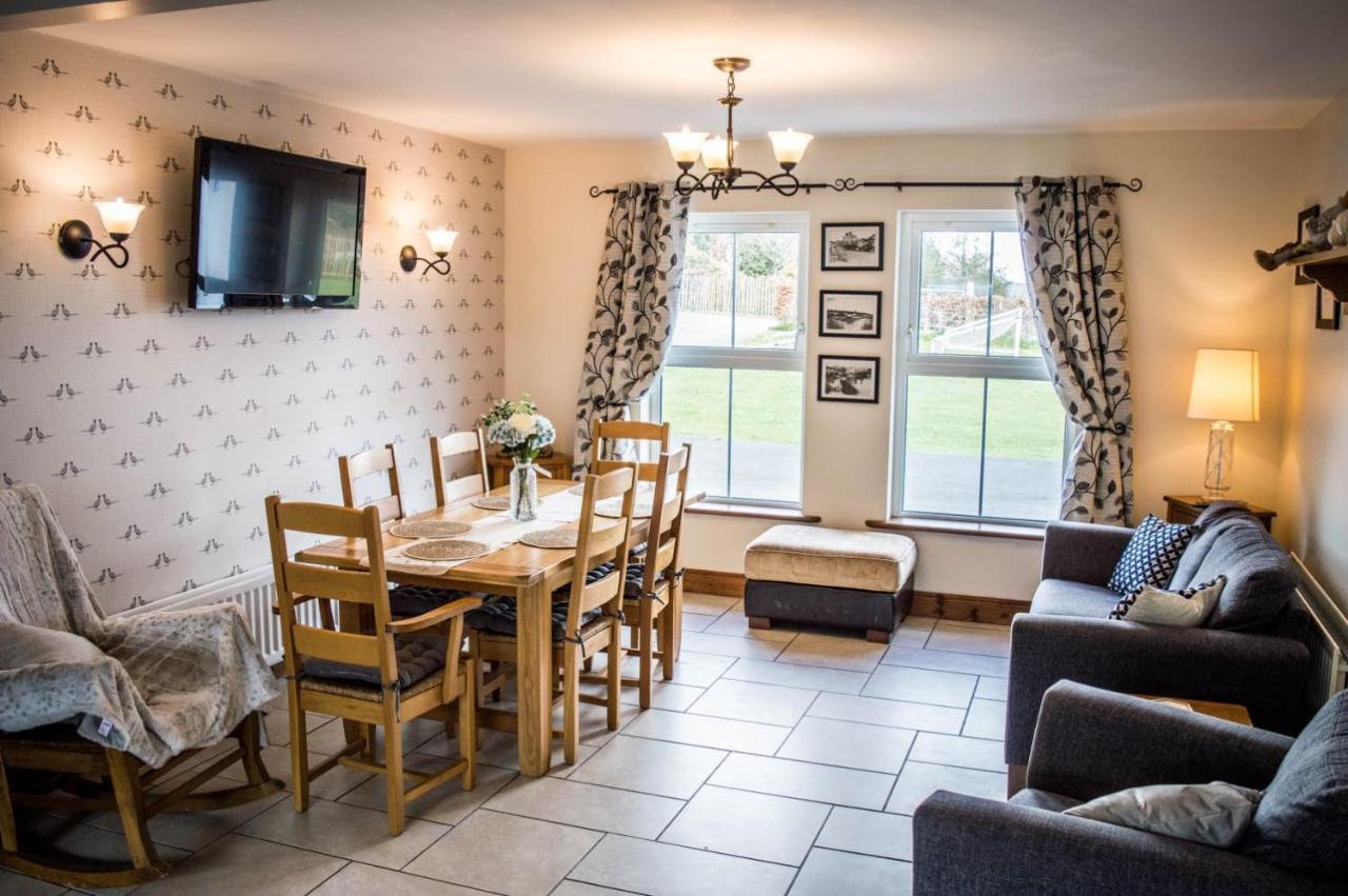 The Heights & Hollows Farmhouse, Saul, Downpatrick, Sleeps 14 Buitenkant foto