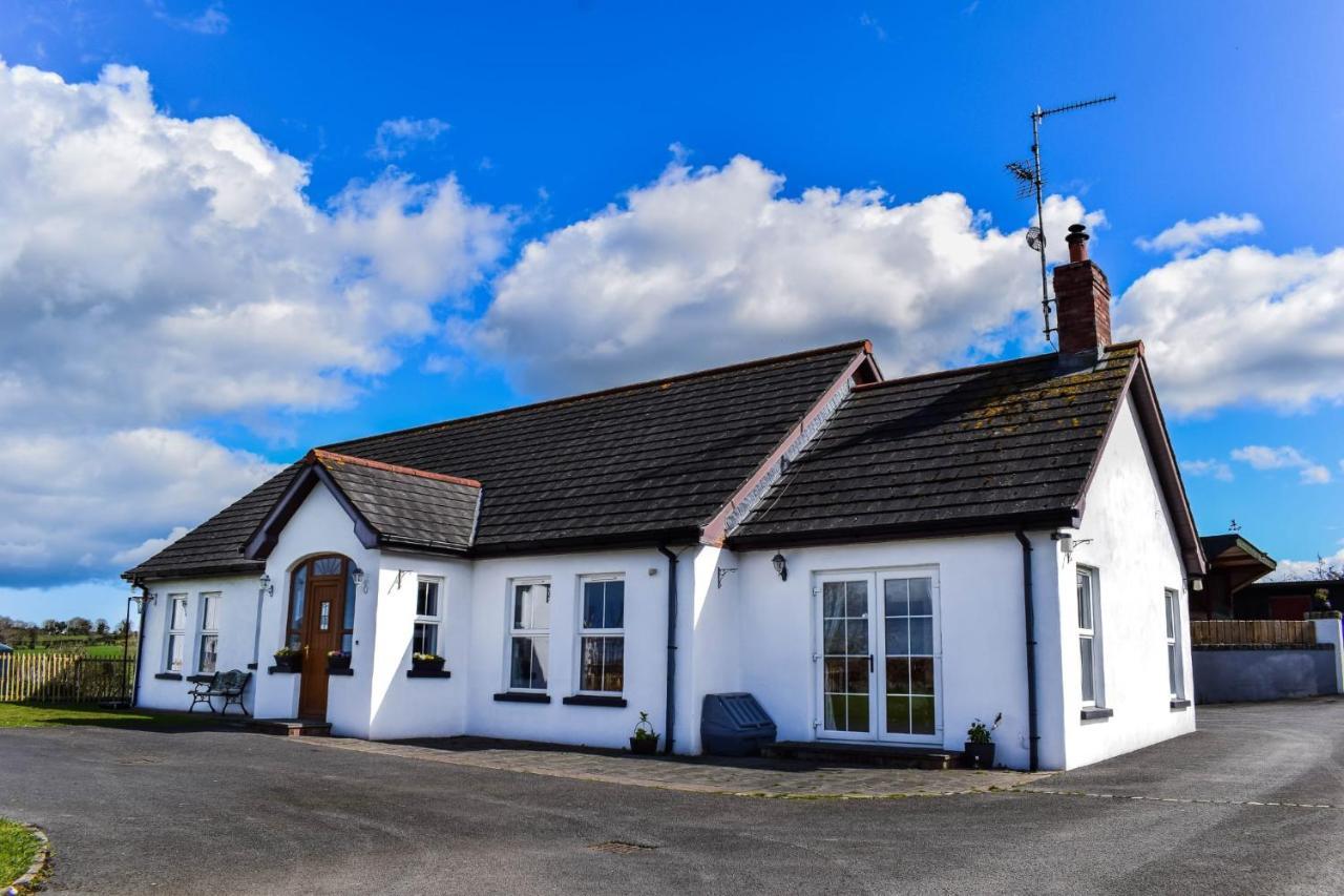The Heights & Hollows Farmhouse, Saul, Downpatrick, Sleeps 14 Buitenkant foto
