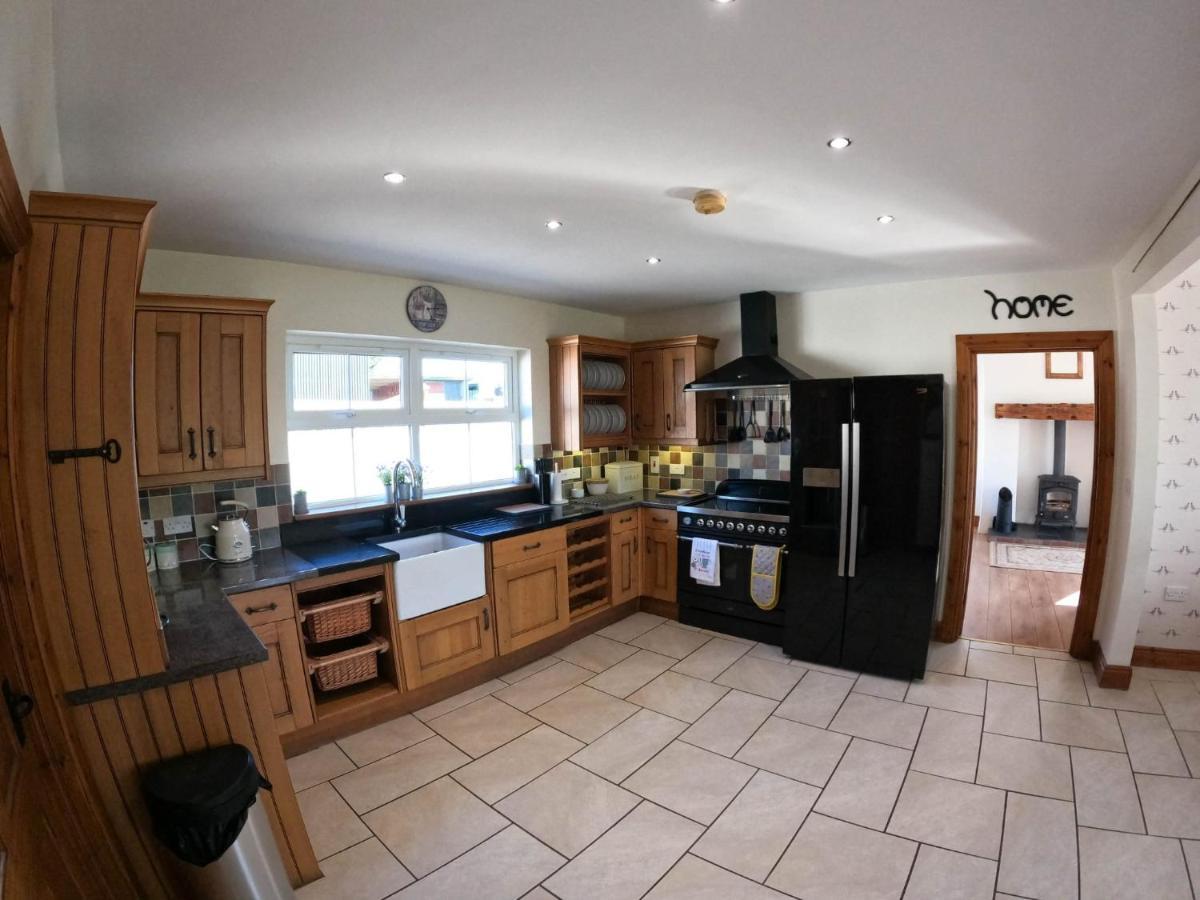 The Heights & Hollows Farmhouse, Saul, Downpatrick, Sleeps 14 Buitenkant foto