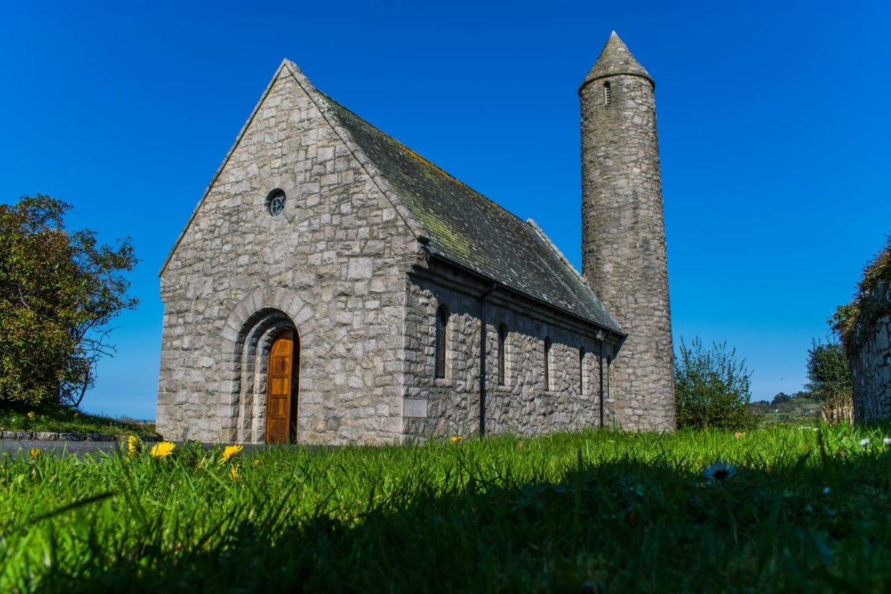 The Heights & Hollows Farmhouse, Saul, Downpatrick, Sleeps 14 Buitenkant foto